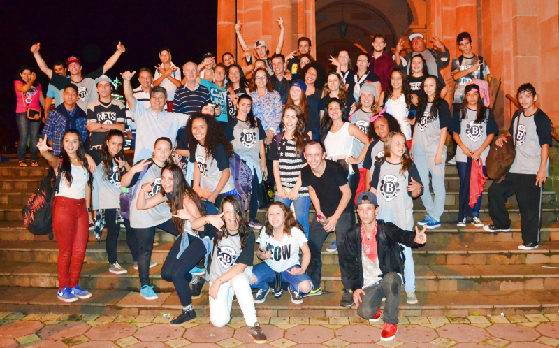 ONG Parceiros do Bem atrai grande público para a Praça Pinheiro Machado